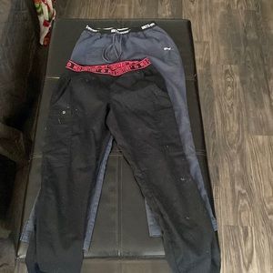 Scrub bottoms, don’t fit.